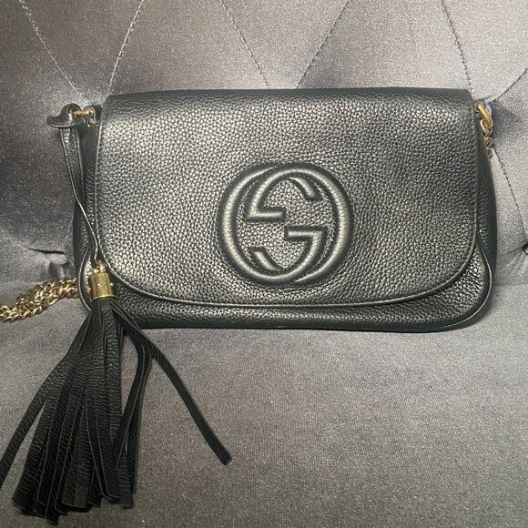 Gucci  Pebbled Calfskin Medium Soho Flap Crossbody Camelia - Picture 1 of 2
